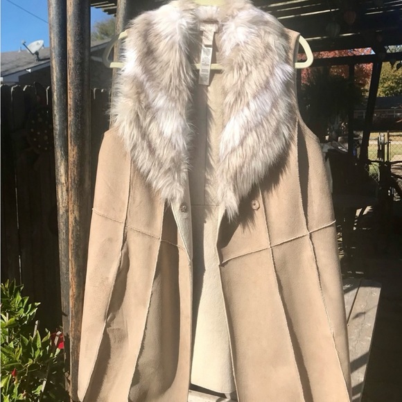 Chico’s 2 Carmel Suede Faux Fur Collar Vest - Picture 2 of 10